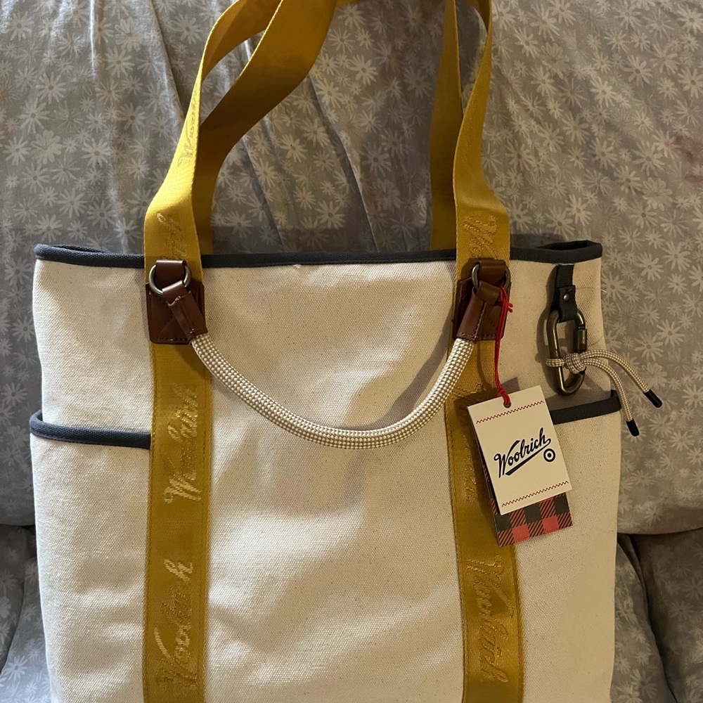 Woolrich x Target yellow canvas tote with carabiner nwt - Picture 2 of 2